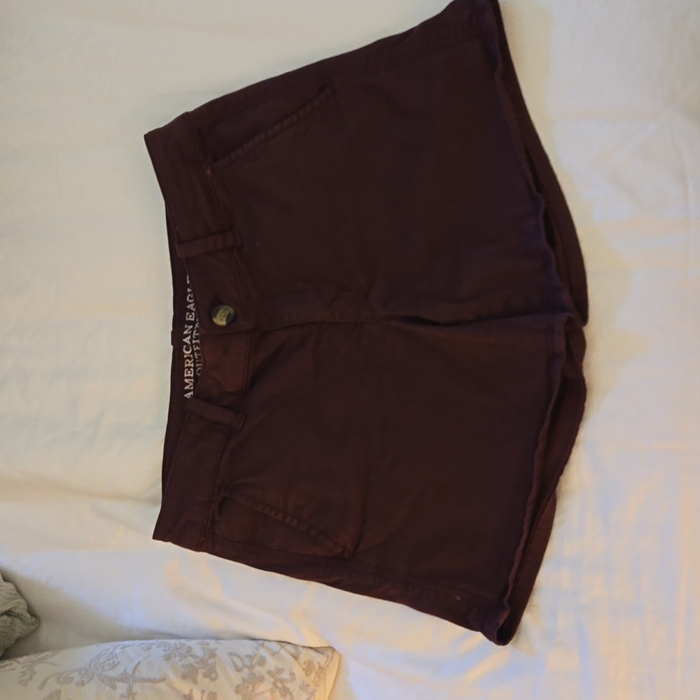 AMERICAN EAGLE WOMENS 8 SHORTS MIDI KHAKI CHINO DENIM MAROON OUTFITTERS POCKETS